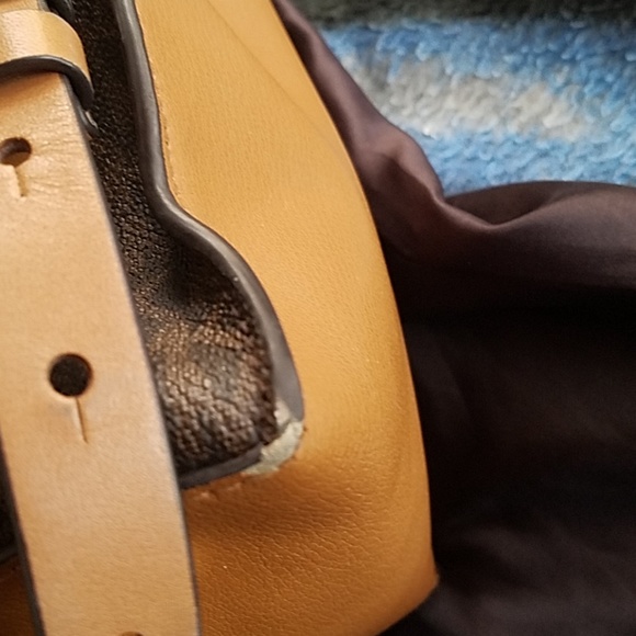 Michael Kors.. ITS CLEAN NO ODOR INSIDE - Picture 3 of 8